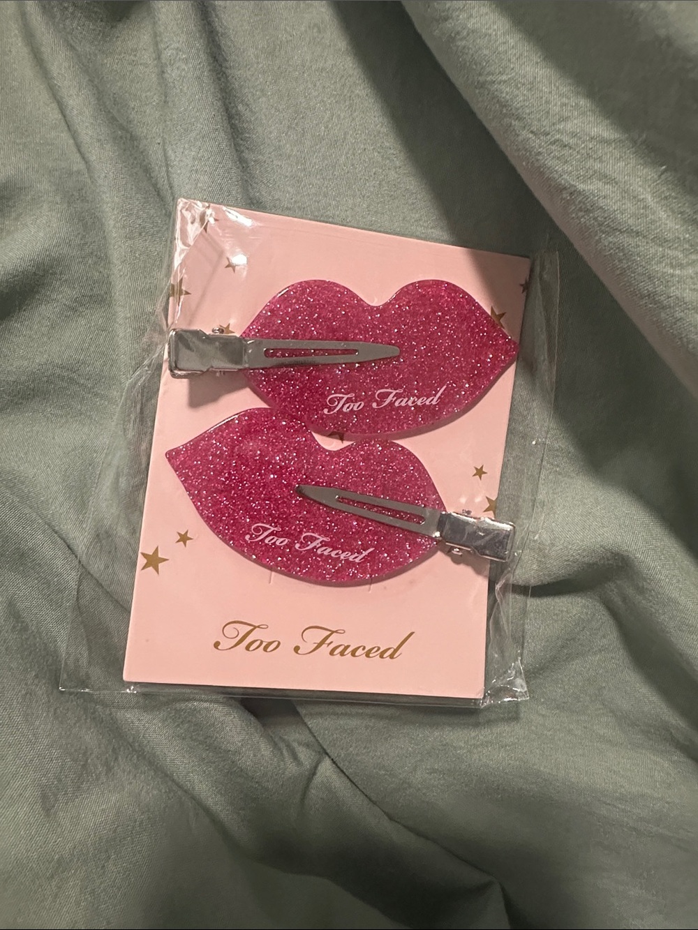 4/$15 Too faced shimmer lips hair clips pins